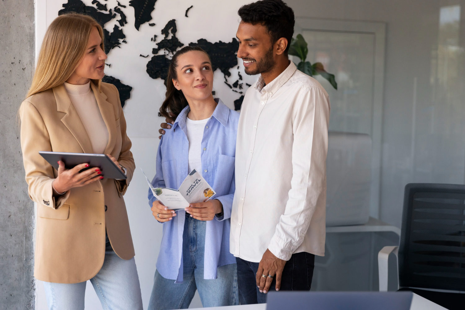 Investor Visa vs Employment Visa: Strategic Use Cases for Entrepreneurs – Insights from Business Setup Consultants in Dubai